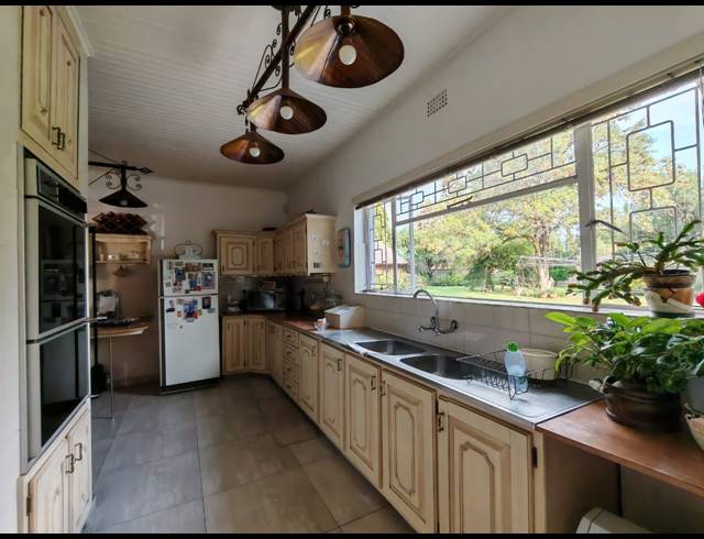 4 BEDROOM HOUSE FOR SALE IN THREE RIVERS EAST